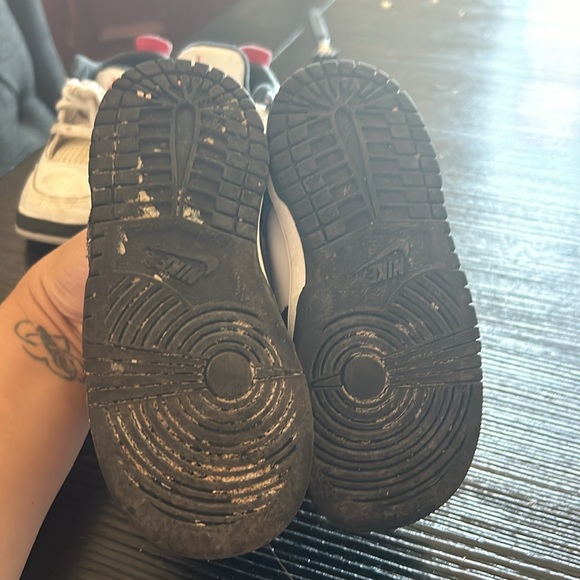 Dunks - Picture 3 of 4